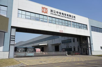 Sähköbussit ovat matkalla tulevaisuuteen: teknologiset innovaatiot ohjaavat kaupunkien vihreää matkailua