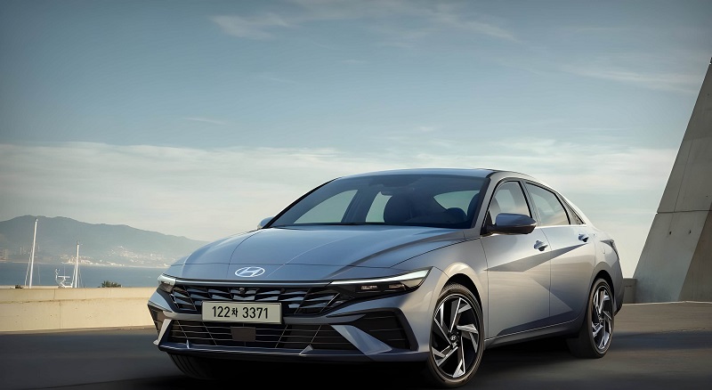 Maailmanlaajuisesti myydyin Hyundai Elantra toimitetaan ulkomaille, tasapainoinen tuotevoima antaa voimaa maailmanlaajuisille henkilöautomarkkinoille